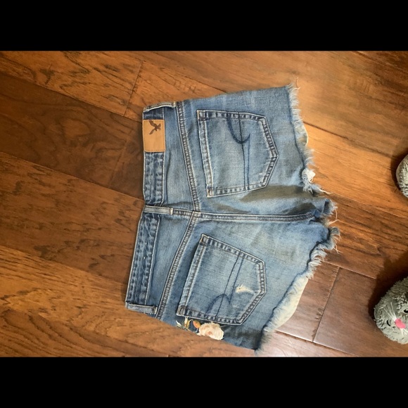 Humming bird shorts - Picture 2 of 2